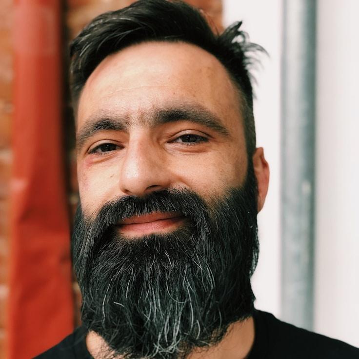 Portrait of Kira Sharma meditation instructor